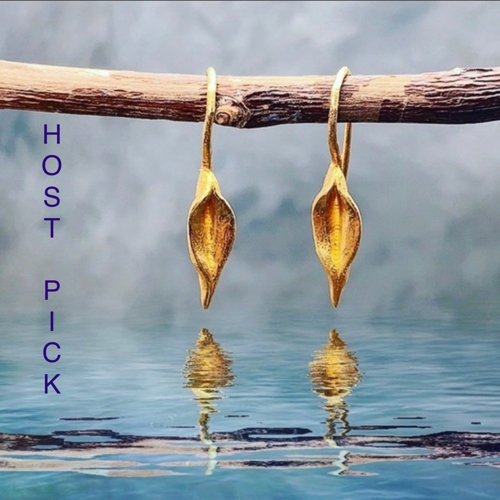 Matana organic formed Gold leaf earrings